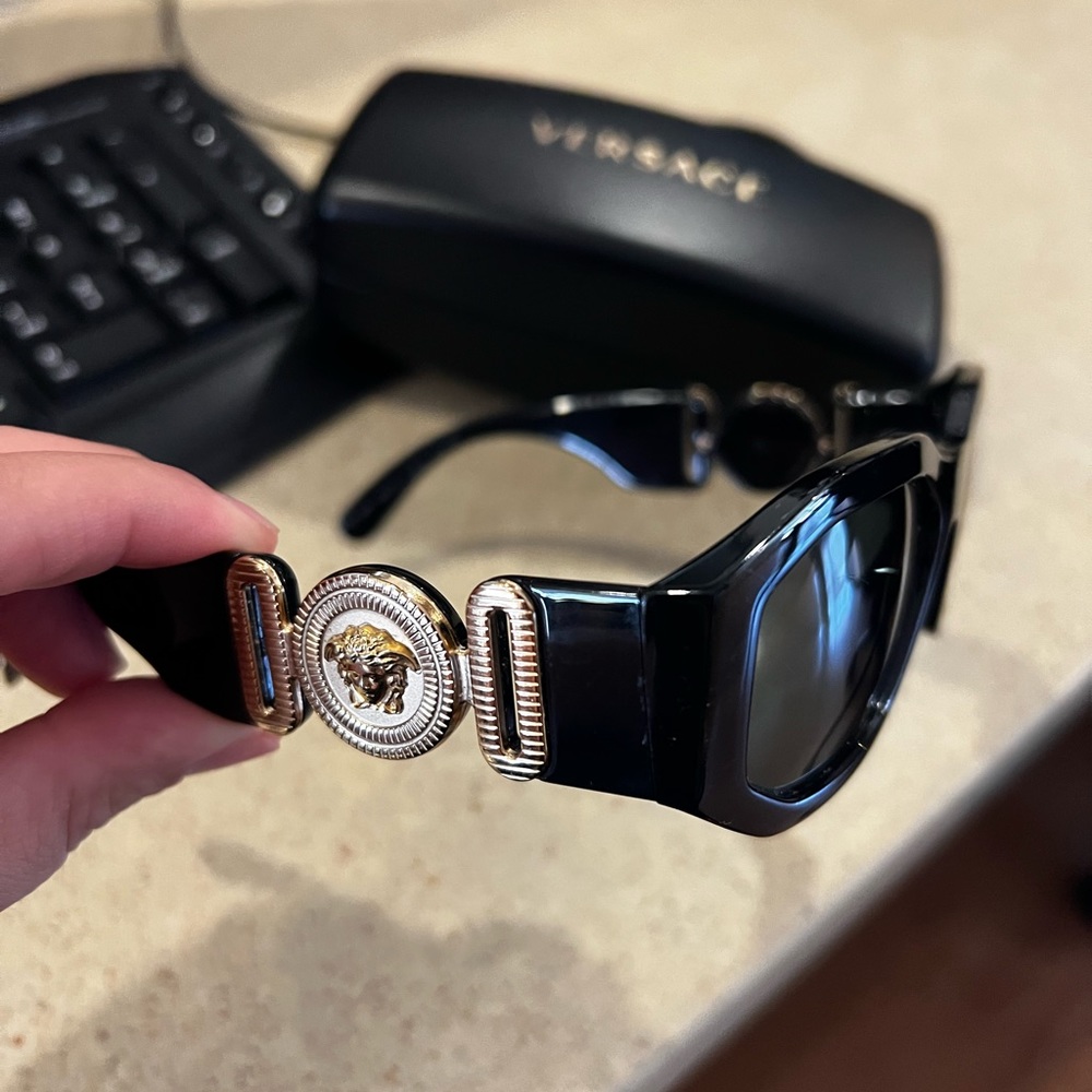 Versace Medusa glasses - Picture 5 of 5